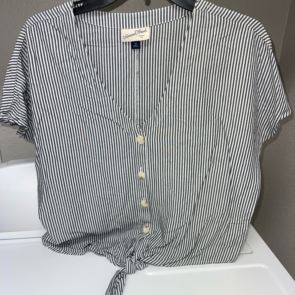 Vintage Threads striped grey and white cropped top